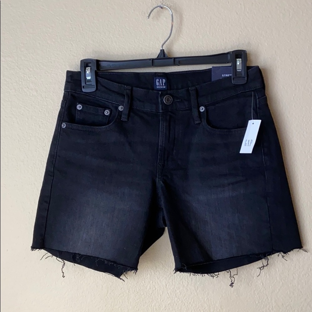 NWT GAP 5” Black Denim Raw Hem Shorts